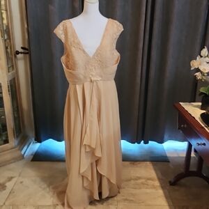 Elegant Lace-Trim Maxi Dress in Blush